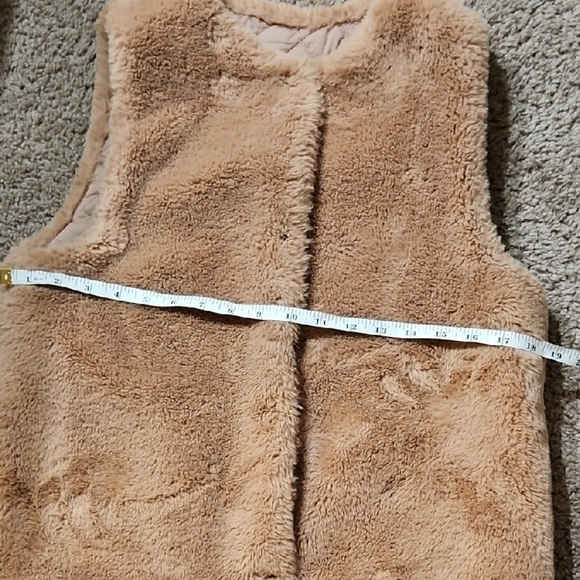 Zara Beige Quilted Vest - Picture 9 of 12